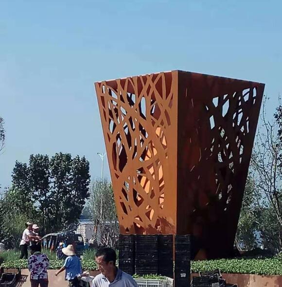 龙子湖耐候钢板雕塑
